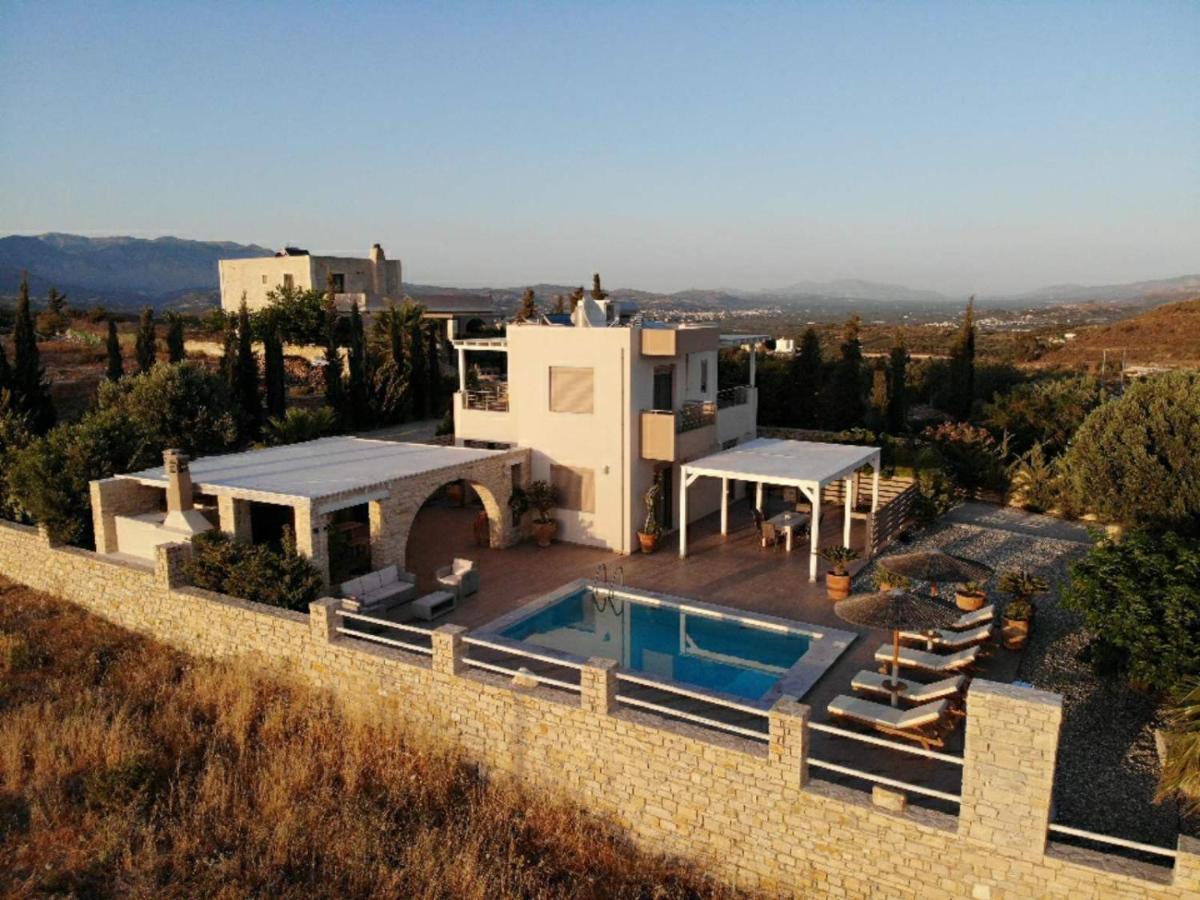 Golden Sky Villa Kamilárion Extérieur photo